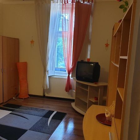 Izisz Debrecen Exteriör bild